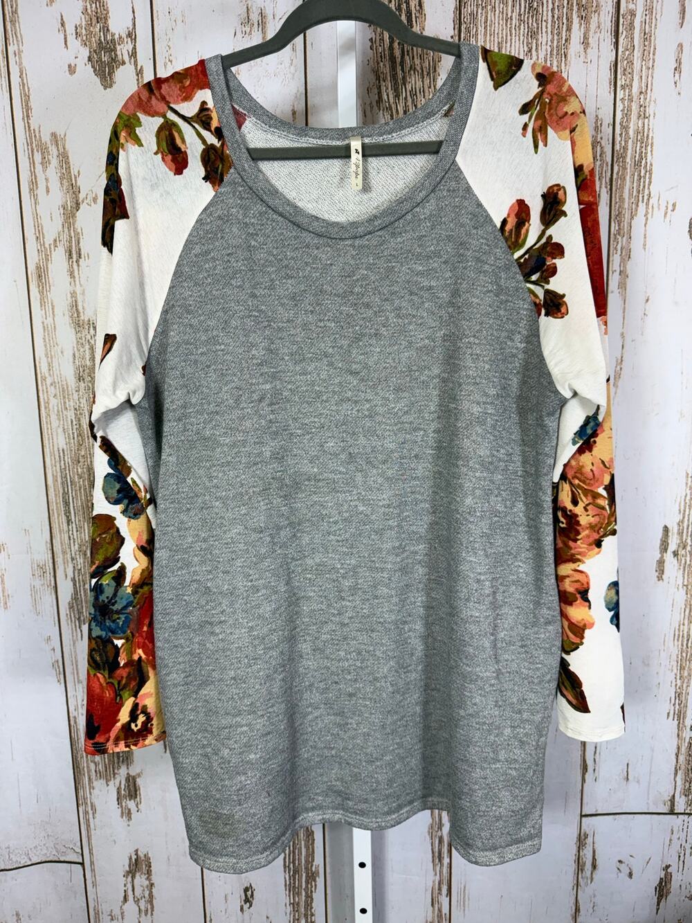 42 Pops, Grey and Floral Raglan Sweater. Size Large. Excellent condition!